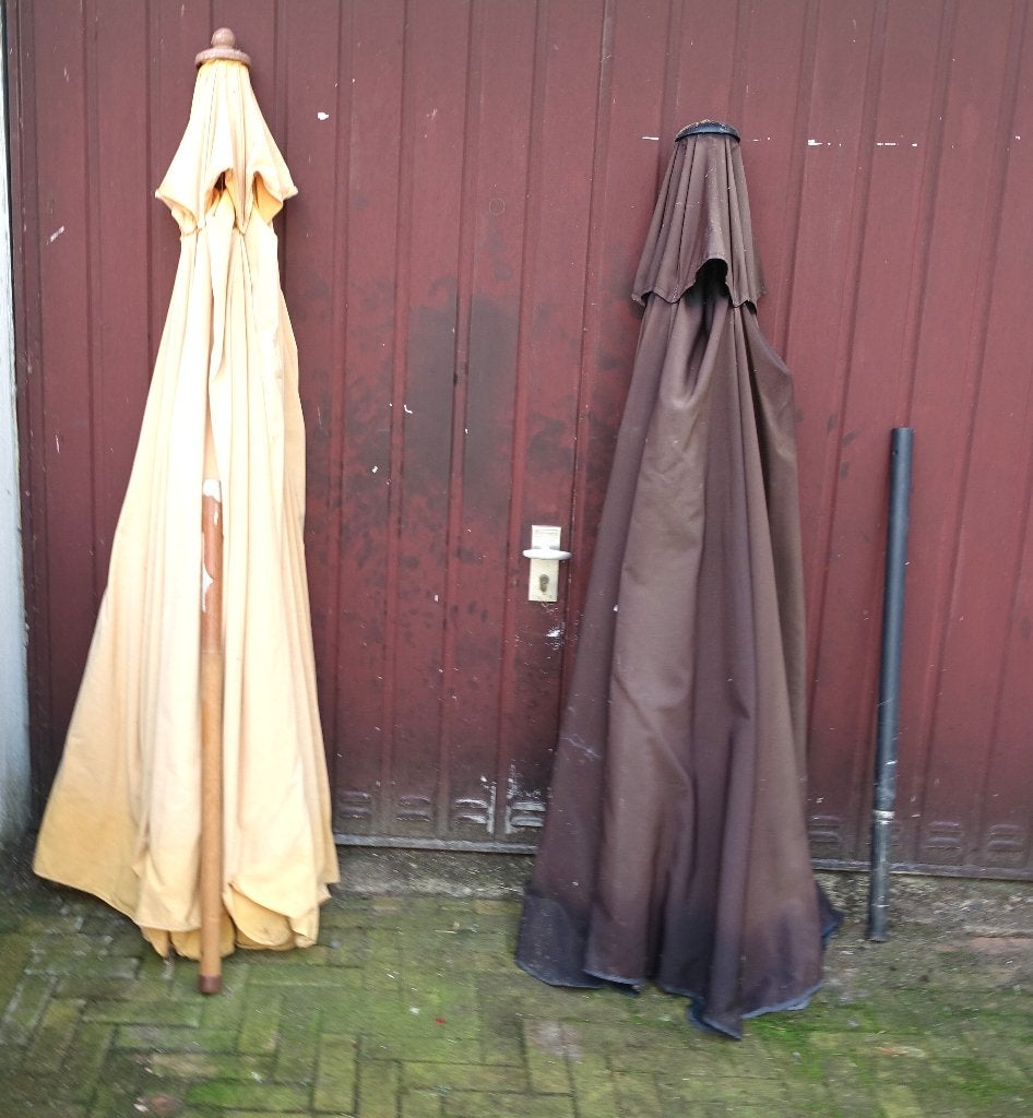 tuinparasol - 3 stuks - weg=weg prijzen, Ophalen, Gebruikt, Overige typen, 1 tot 2 meter