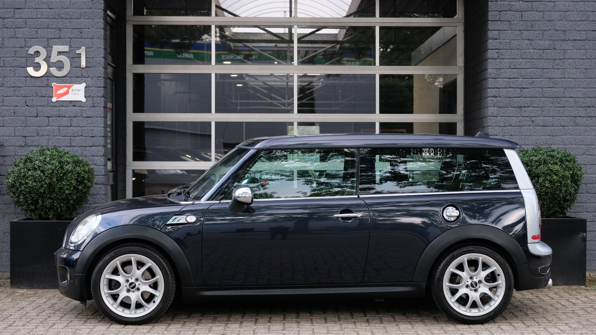 Mini Mini Clubman 1.6 Cooper S Automaat|Cruise|Leder|Xenon, Auto's, Gebruikt, 4 cilinders, 4 stoelen, Zwart