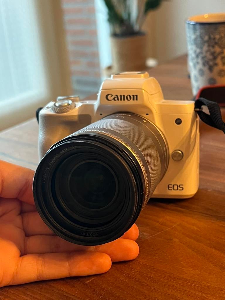 Canon EOS M50 + 18-150 mm lens + cameratas, Ophalen, Zo goed als nieuw, Schoudertas, Canon