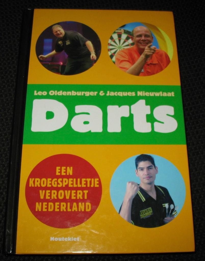 Boek Darts ZGAN Leo Oldenburger 2006, Ophalen of Verzenden, Zo goed als nieuw, Overige typen