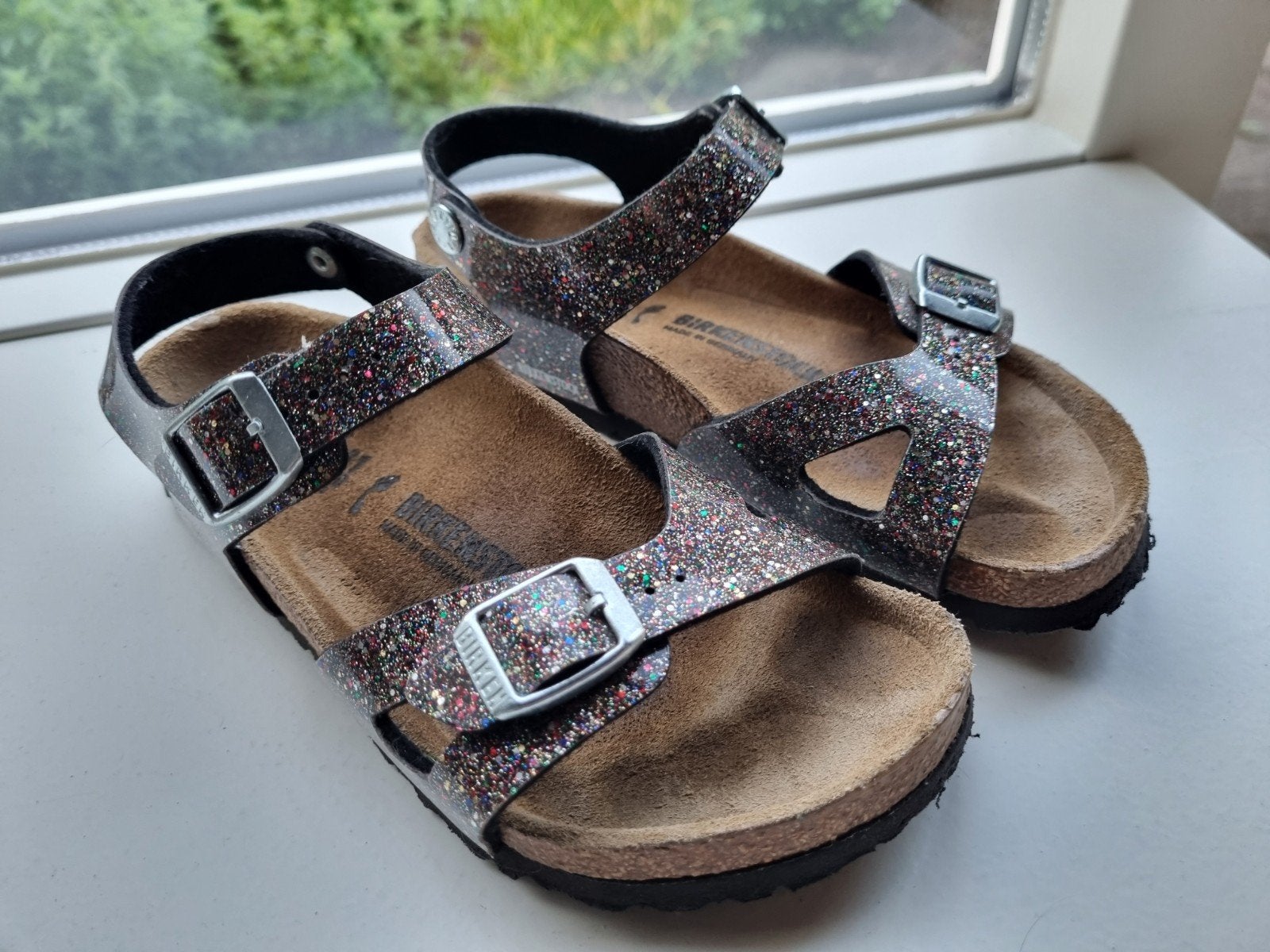 Birkenstock meisjes sandalen glitter zwart maat 31, Kinderen en Baby's, Kinderkleding | Schoenen en Sokken, Meisje, Schoenen, Ophalen of Verzenden