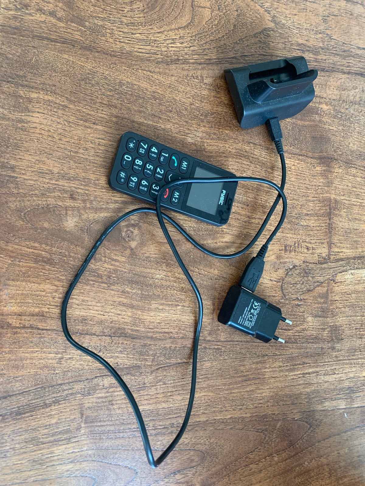 Fysic seniorentelefoon met oplaadstation, Telecommunicatie, Gebruikt, Geen camera, Ophalen of Verzenden, Klassiek of Candybar