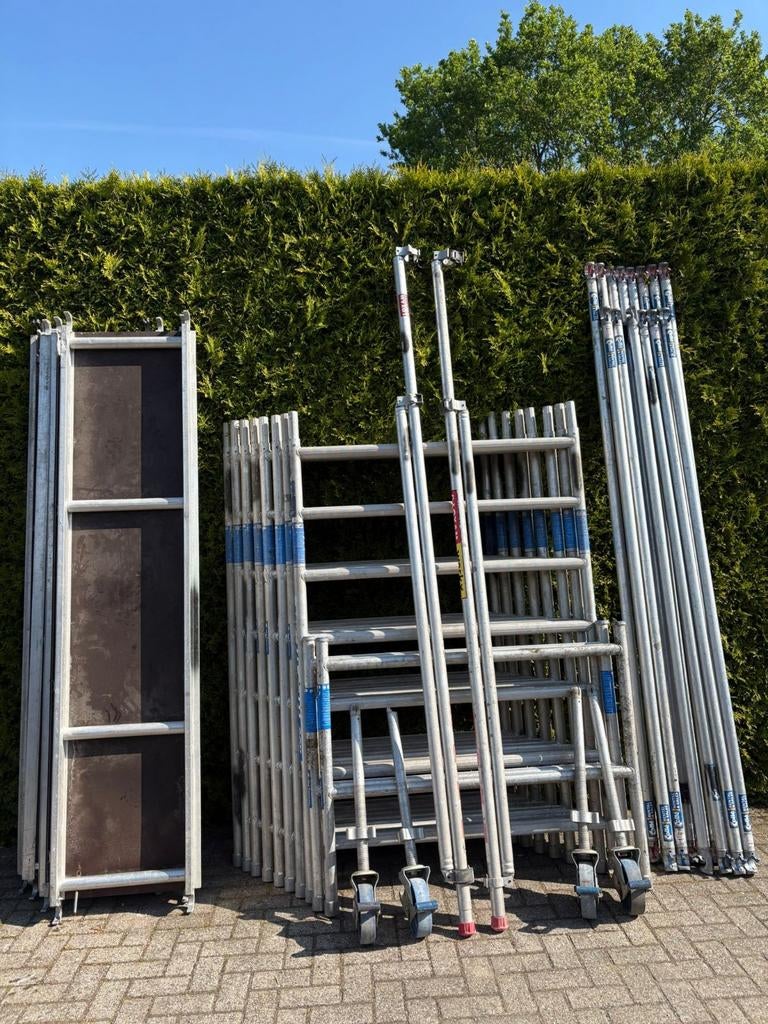 Asc 10.20 werkhoogte izgst aluminium rolsteiger, Doe-het-zelf en Verbouw, Steigers, Ophalen, Gebruikt, Rolsteiger of Kamersteiger