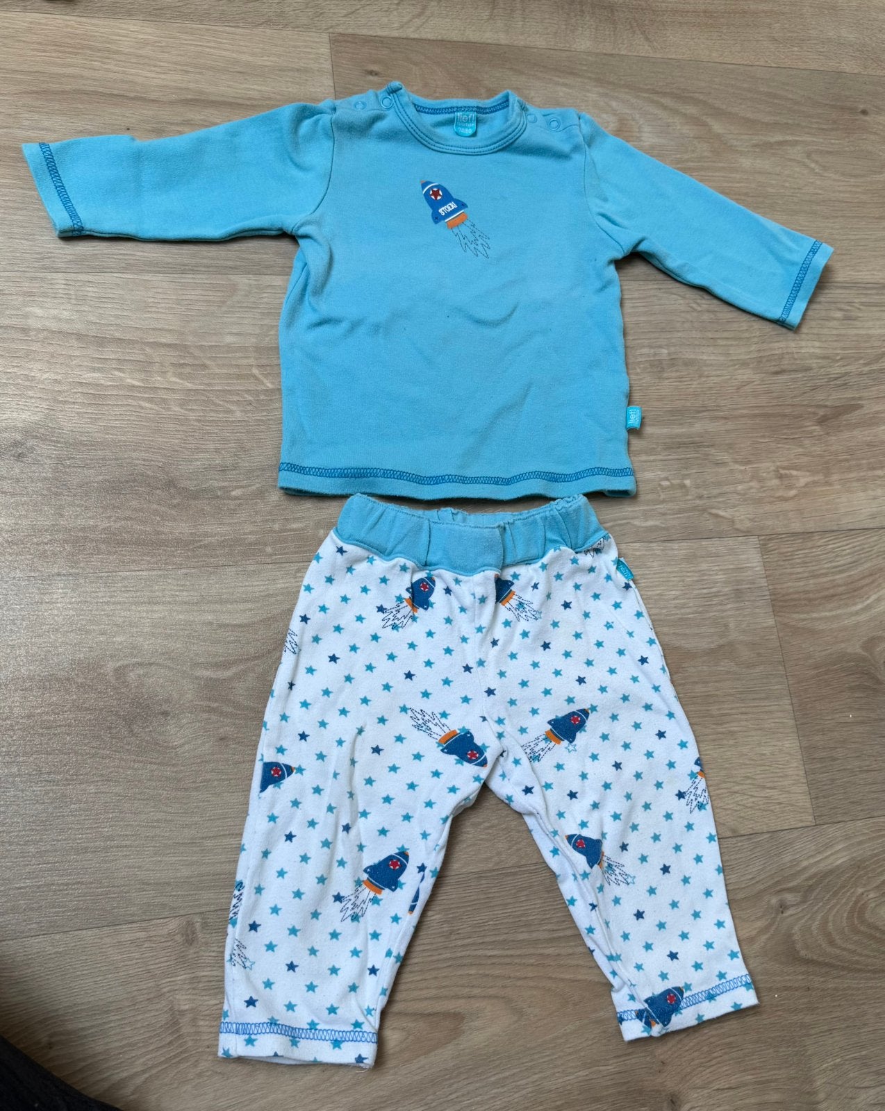 Lichtblauw/witte pyjama van Lief!  maat 74/80, Ophalen of Verzenden, Gebruikt, Jongetje, Nacht- of Onderkleding
