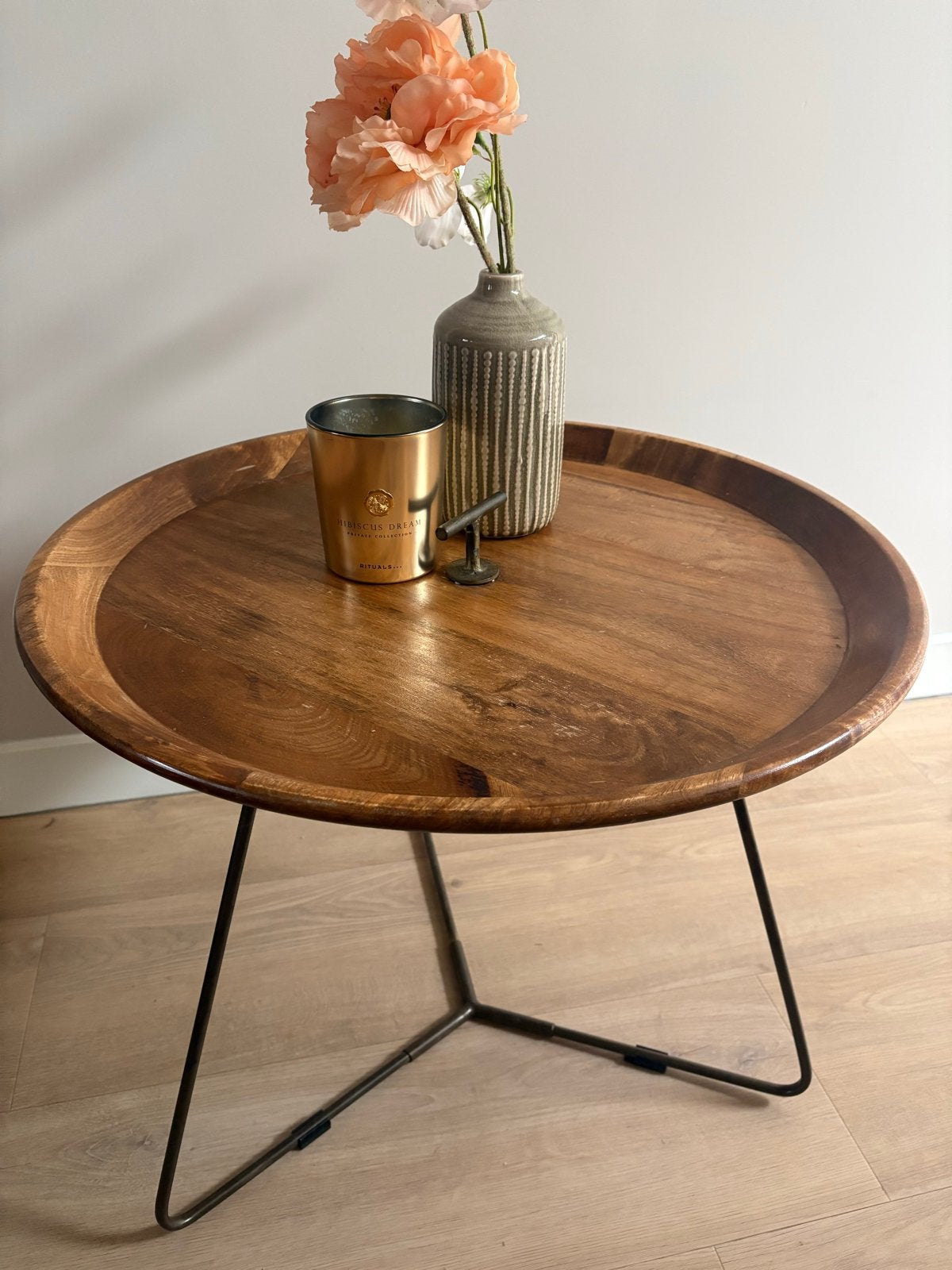Mooie houten bijzettafel met opstaande rand, Gebruikt, Rond, Hout, Ophalen
