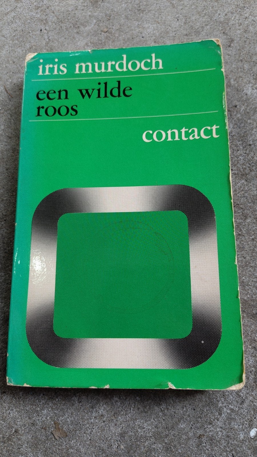 Een Wilde Roos - Iris Murdoch (Contact), Ophalen of Verzenden, Gelezen, Iris Murdoch