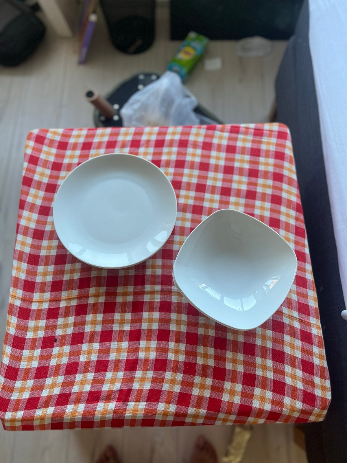 Ikea witte borden en kommen, Huis en Inrichting, Ophalen of Verzenden, Zo goed als nieuw, Bord(en), Effen