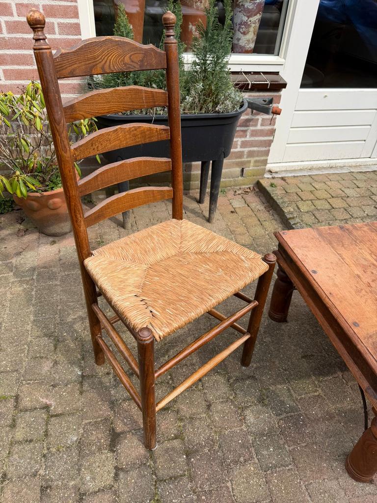 2 Houten stoelen met rieten zitting OPHALEN IN BLARICUM, Ophalen of Verzenden