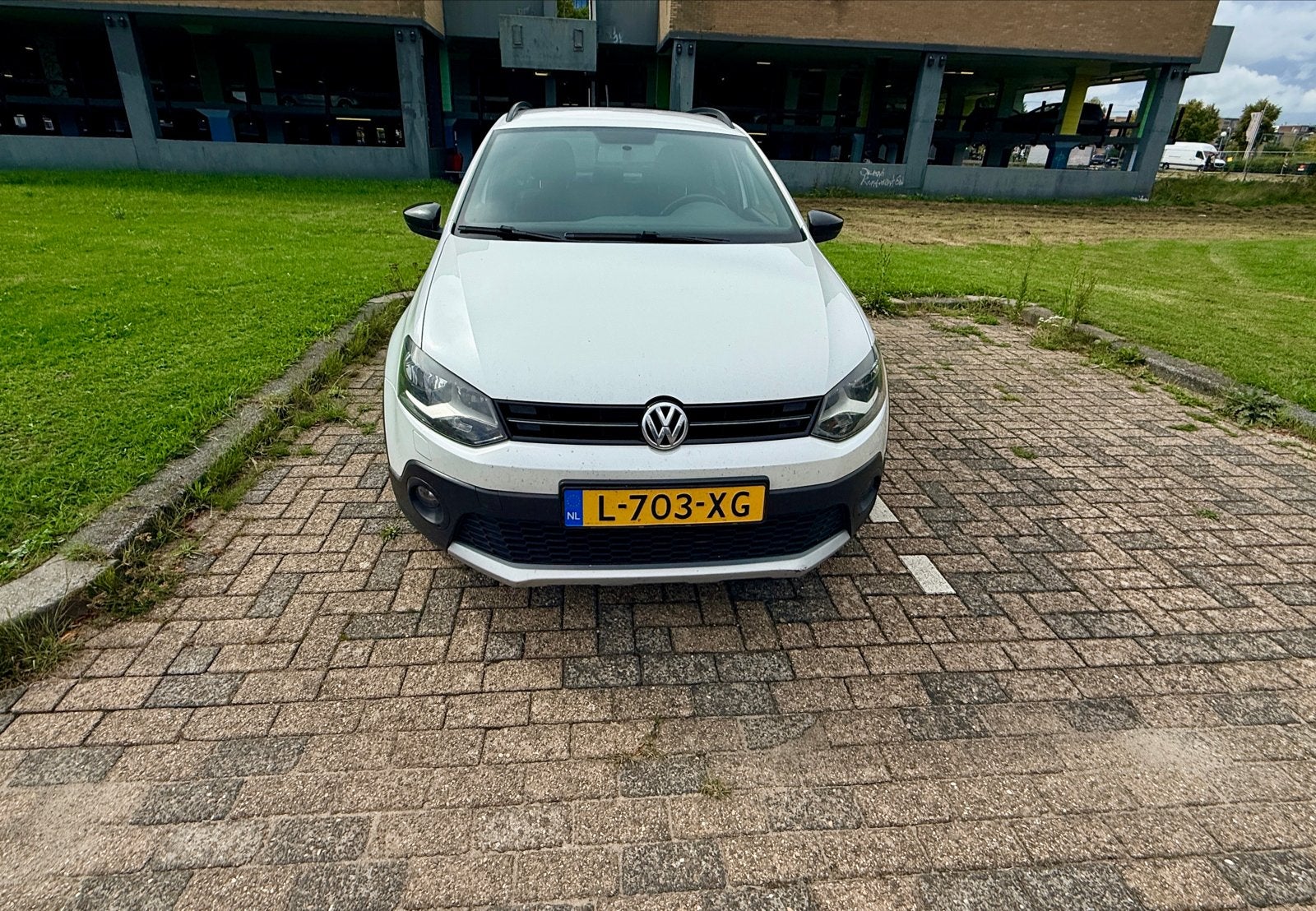 Volkswagen Polo cross 1.2 TSI 66KW 2013 Wit, Voorwielaandrijving, 40 €/maand, 4 cilinders, Wit