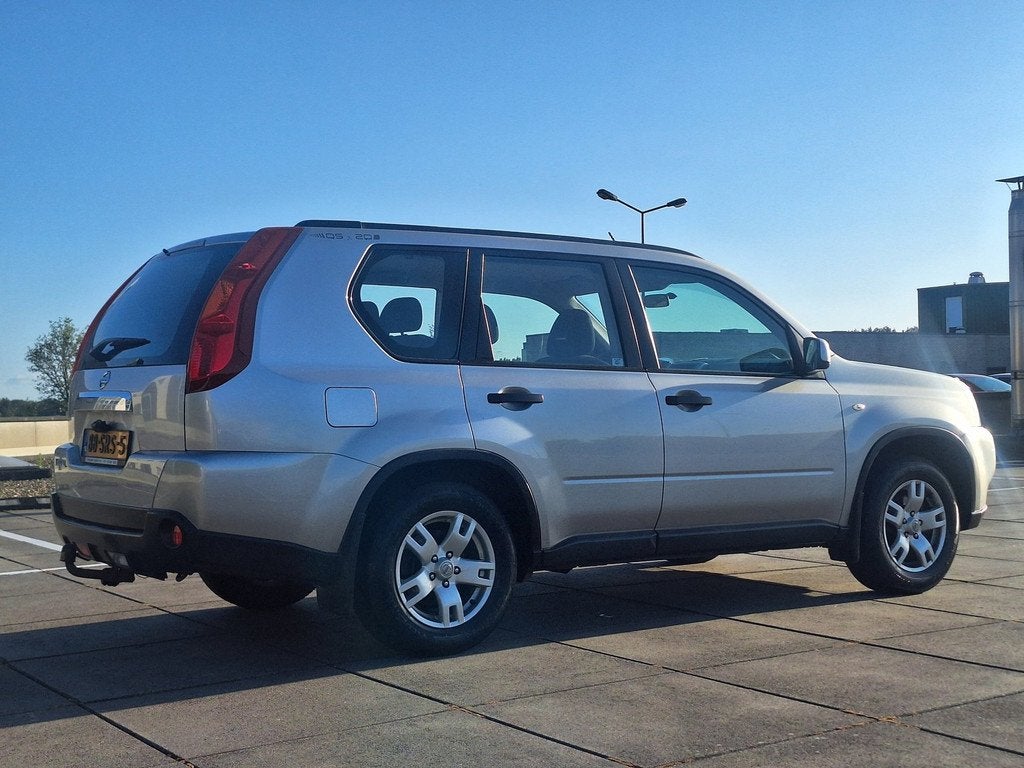 Nissan X-Trail €3850,-2.0 XE AIRCONDITION TREKHAAK APK NAP, Auto's, Nissan, Voorwielaandrijving, Stof, Gebruikt, 4 cilinders