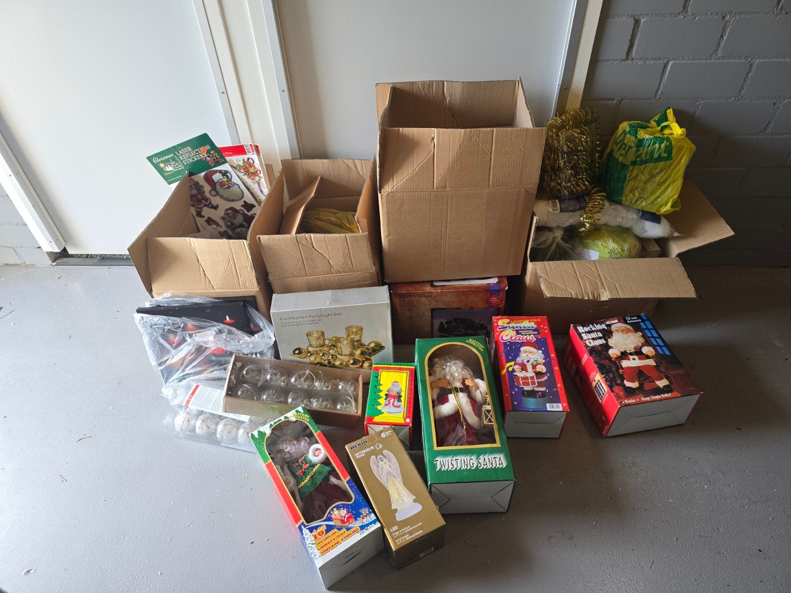 partij kerst spullen, Diversen, Ophalen