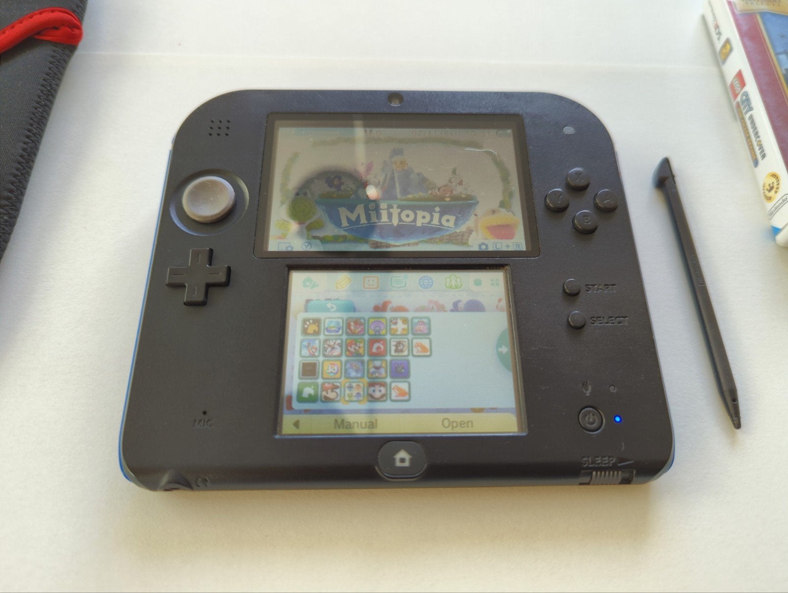 2DS - 22 games - Homebrew, Spelcomputers en Games, Gebruikt, Blauw, 2DS, Ophalen of Verzenden