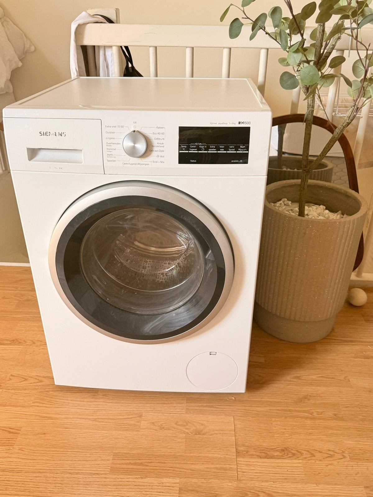 Siemens iQ500, Ophalen, Minder dan 85 cm, Zo goed als nieuw, 1200 tot 1600 toeren