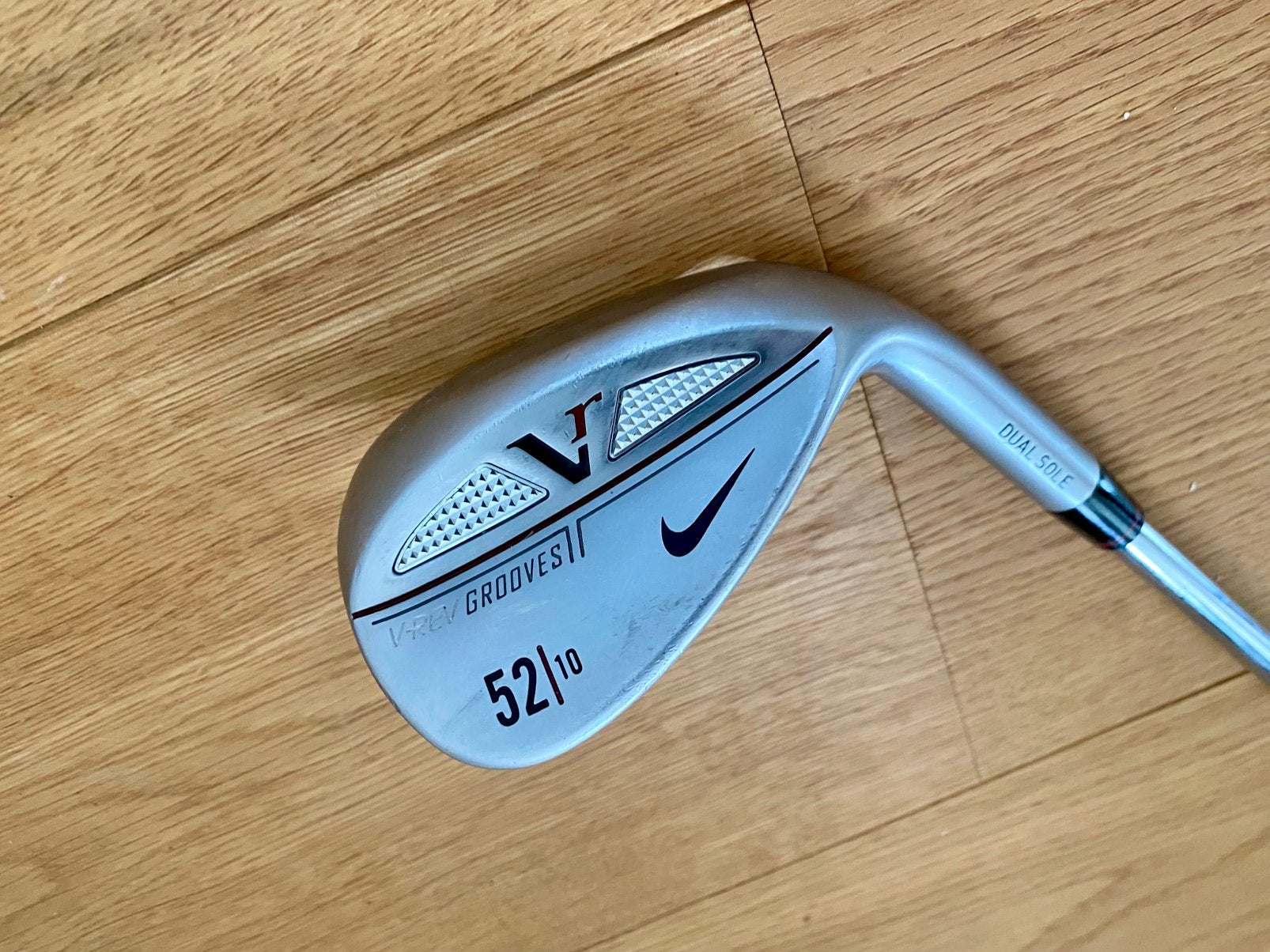 Fraaie Nike VR V-Rev 52* gap wedge / nieuwe Golf Pride grip, Sport en Fitness, Golf, Ophalen of Verzenden, Zo goed als nieuw, Club