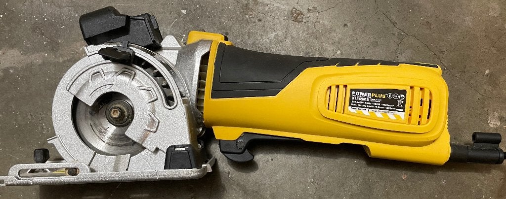 Elektrische zaag PowerPlus met verstekbak, Minder dan 30 mm, Gebruikt, 600 tot 1200 watt, Powerplus