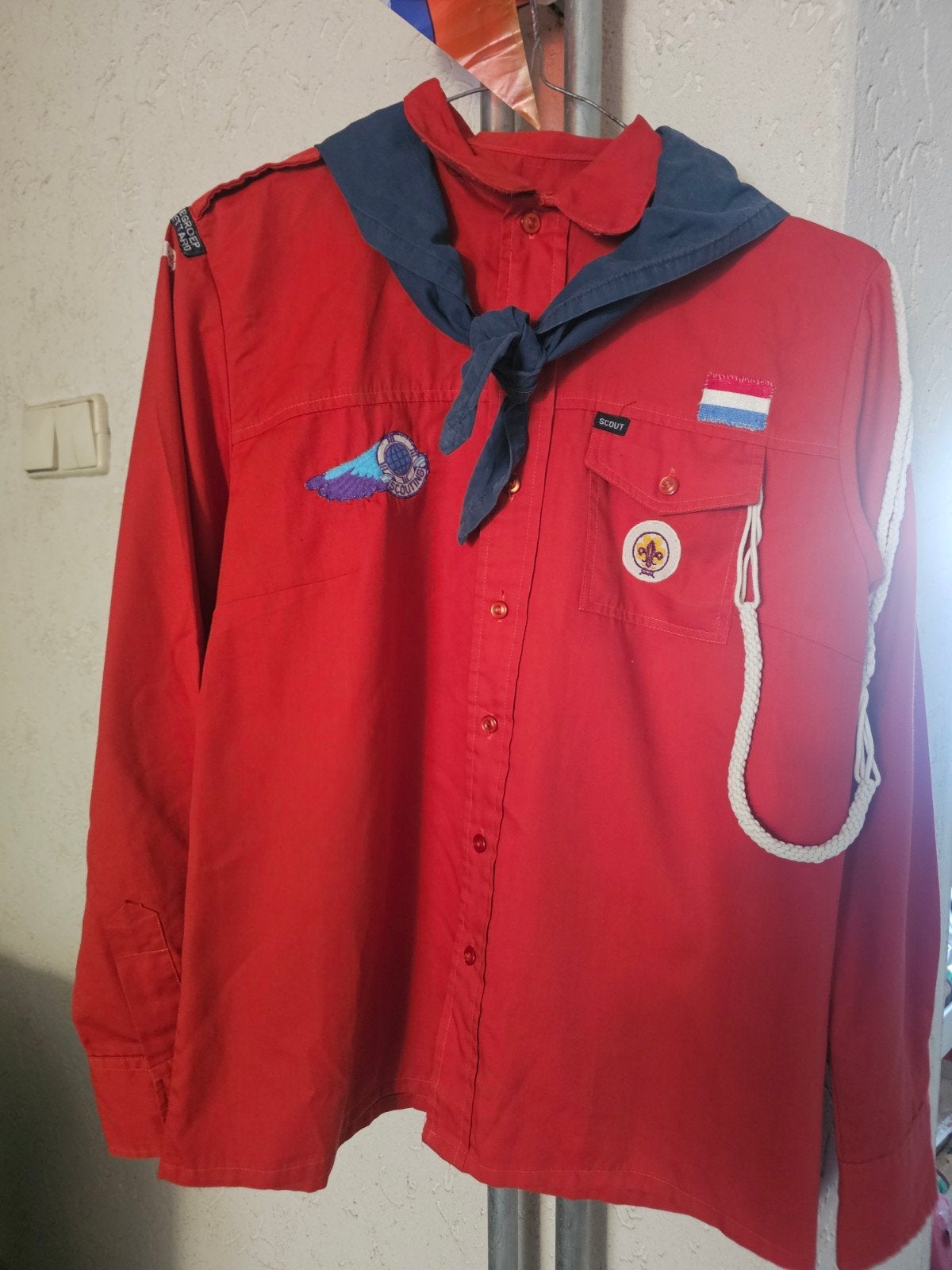 Scouting Blouse Rood en Groen met Badges en Das, Verzamelen, Ophalen, Gebruikt