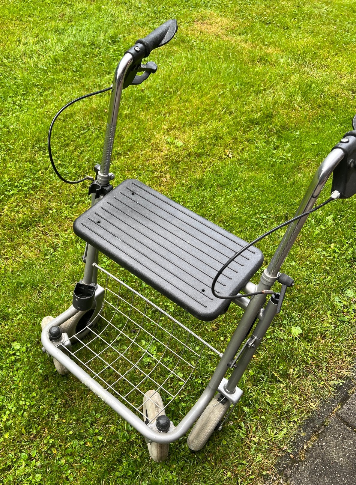 Thuasne Quatro rollator (grijs), Diversen, Ophalen, Zo goed als nieuw