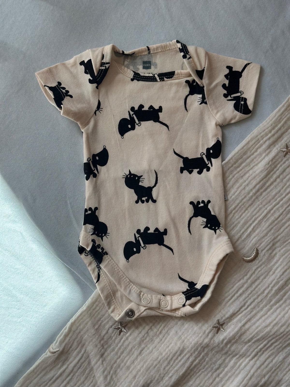 Hema romper maat 50/56 met siepie en takkie print, Ophalen of Verzenden, Zo goed als nieuw, Jongetje of Meisje, Nacht- of Onderkleding