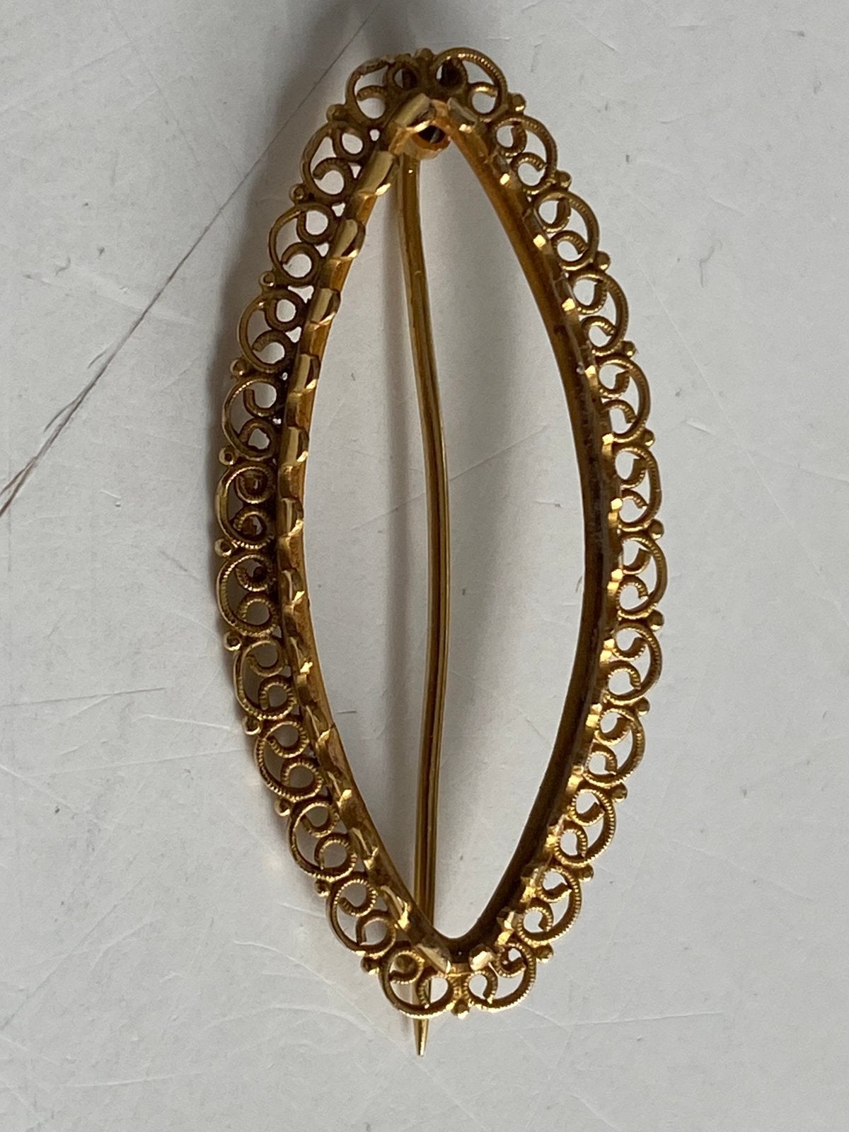 Broche  14 karaats sloopgoud.   2.8 gram, Sieraden, Tassen en Uiterlijk, Ophalen of Verzenden, Goud, Broche