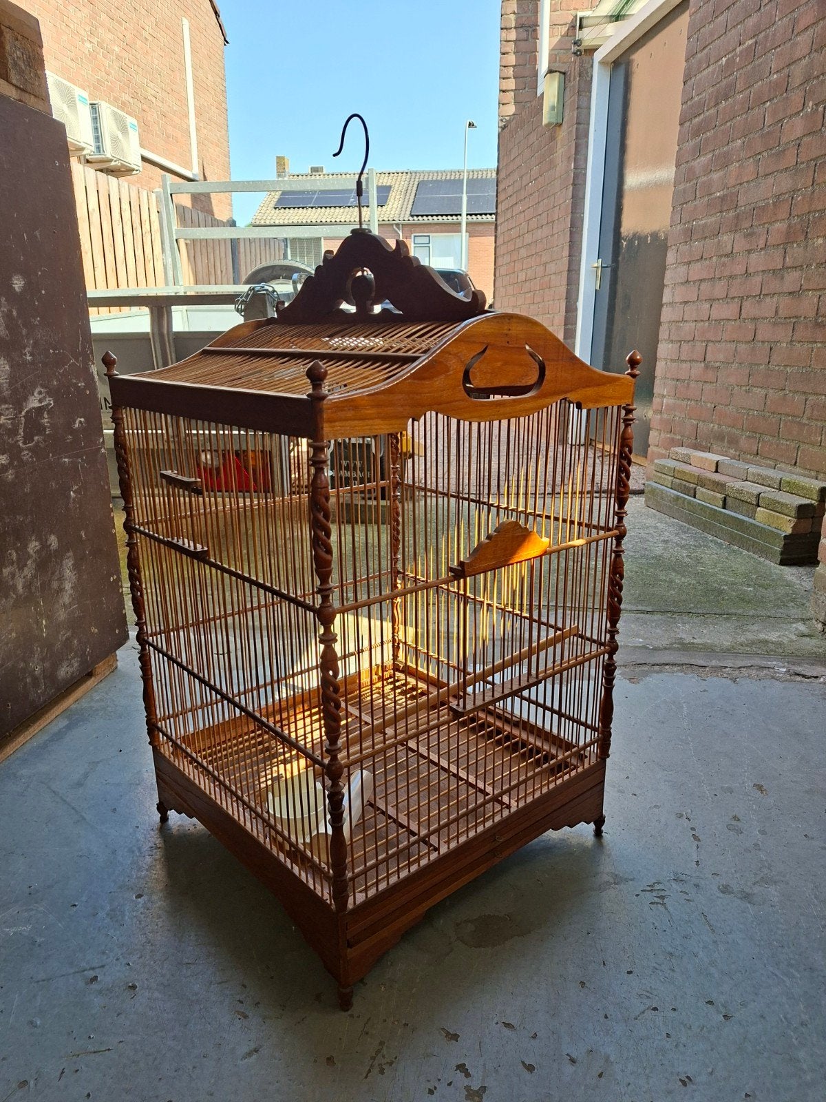 Te koop vogelkooi foto s zeggen genoeg, Dieren en Toebehoren, Vogels | Hokken en Kooien, Ophalen, Zo goed als nieuw, Metaal, Vogelkooi