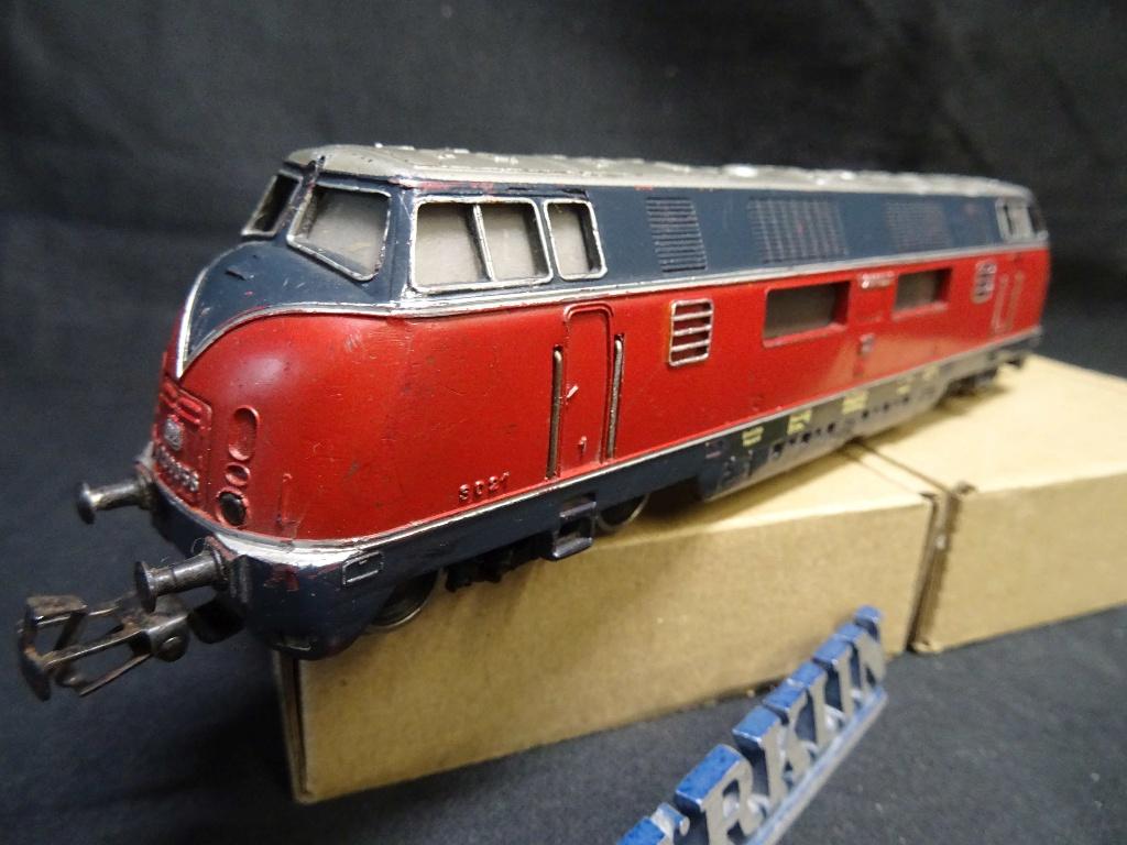 145=Marklin 3021 V200 van de Duitse spoorwegen.185, Wisselstroom, Gebruikt, Locomotief, Ophalen of Verzenden