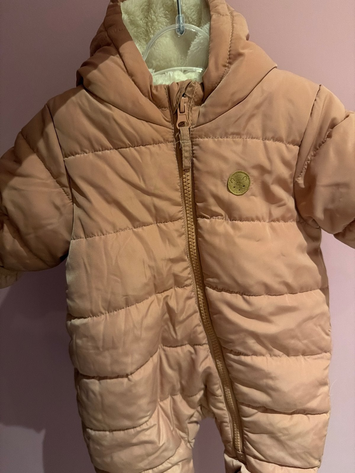 H&M gewatteerd baby skipak met capuchon en oortjes, Ophalen of Verzenden, Zo goed als nieuw, Meisje