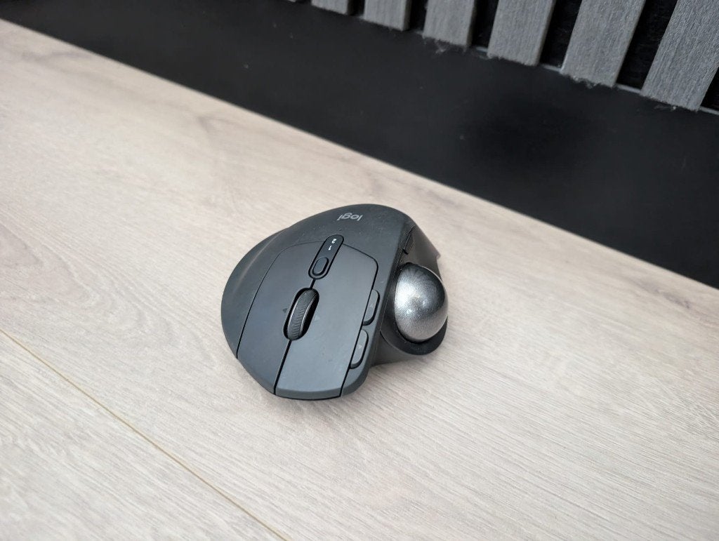 Logitech MX Ergo, Computers en Software, Muizen, Rechtshandig, Muis, Ergonomisch, Ophalen of Verzenden
