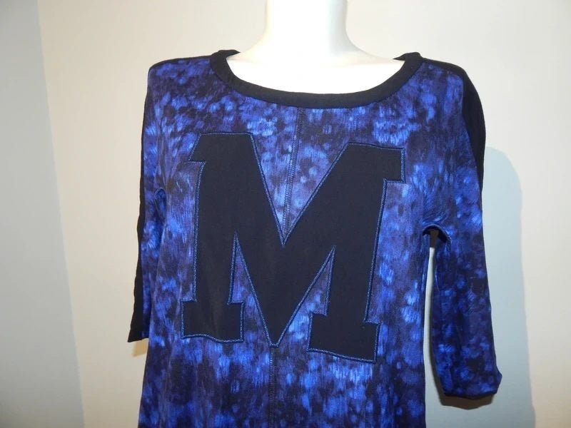Marccain jurk kobalt zwart gevlamd M voorkant glans stikselM, Kleding | Dames, Maat 38/40 (M), Zo goed als nieuw, Knielengte, Marccain