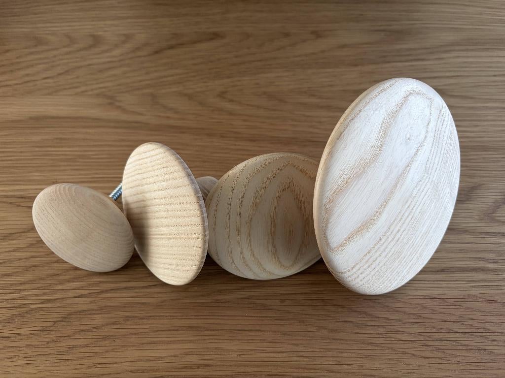 Muuto Oak Hooks, Wandkapstok, Ophalen of Verzenden, Zo goed als nieuw, Minder dan 100 cm