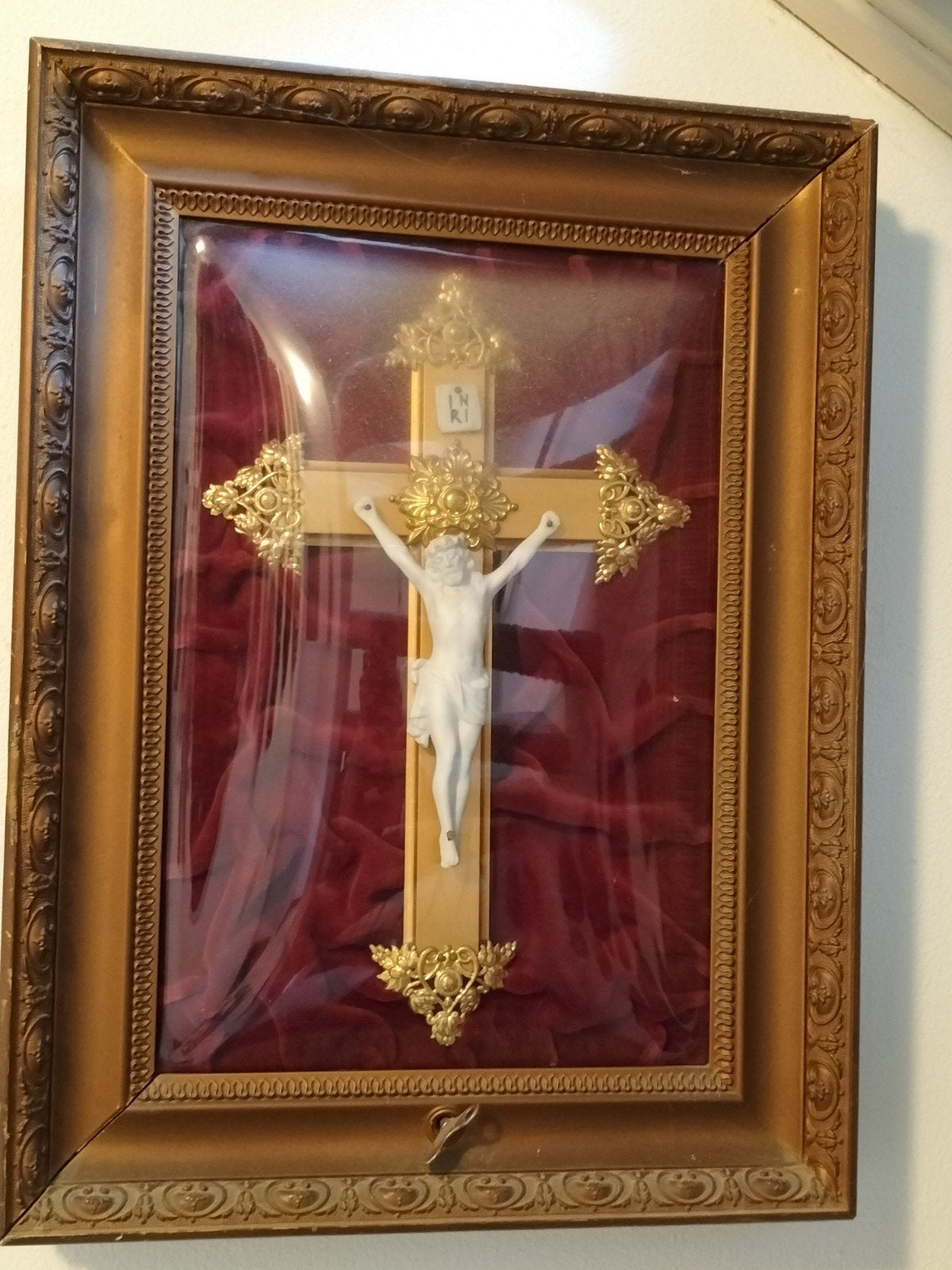 Antiek kruisbeeld in lijst - Religieuze Kunst, Antiek en Kunst, Antiek | Religie, Ophalen