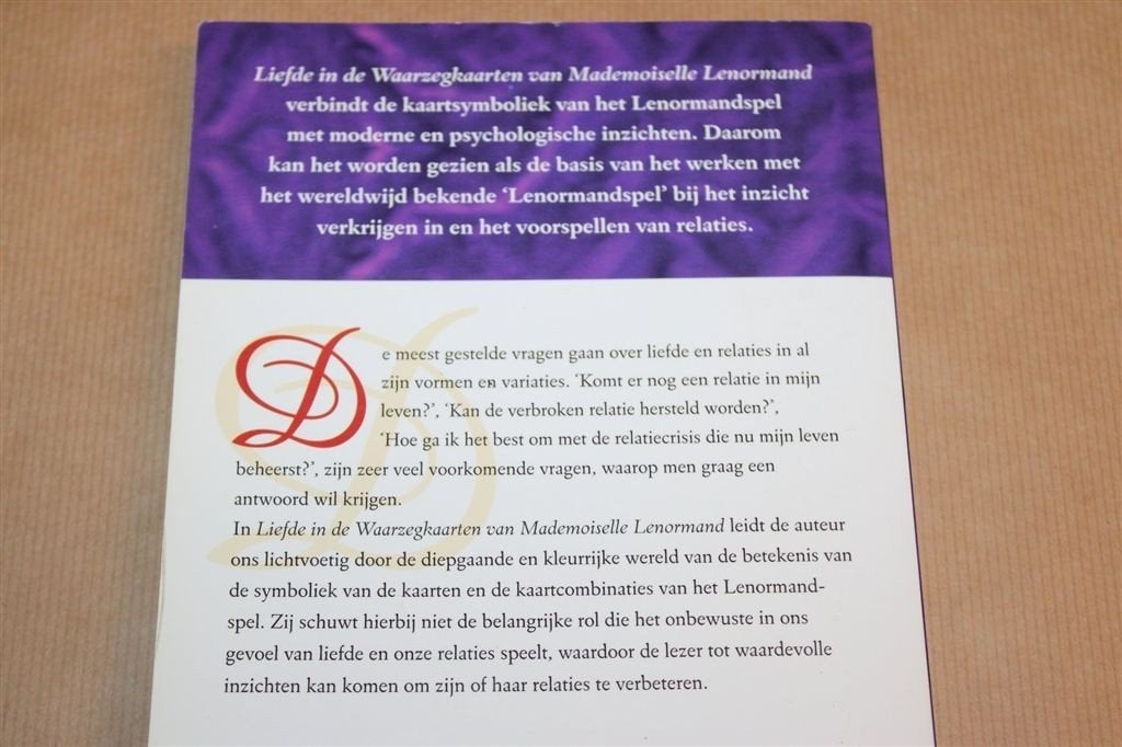 Liefde in de Waarzegkaarten van Mademoiselle Lenormand, Ophalen of Verzenden, Gelezen, Overige onderwerpen, Achtergrond en Informatie