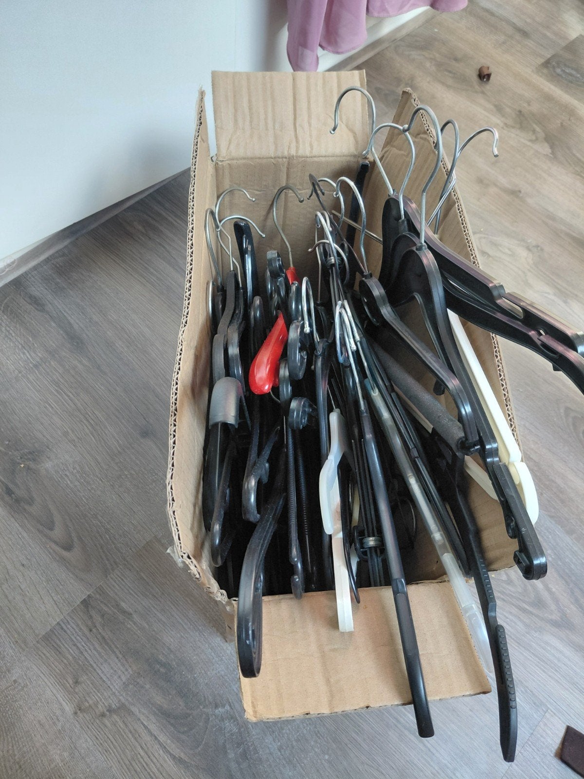 kleding hangers veel, Ophalen, Gebruikt, Kunststof, Kinderen en Volwassenen