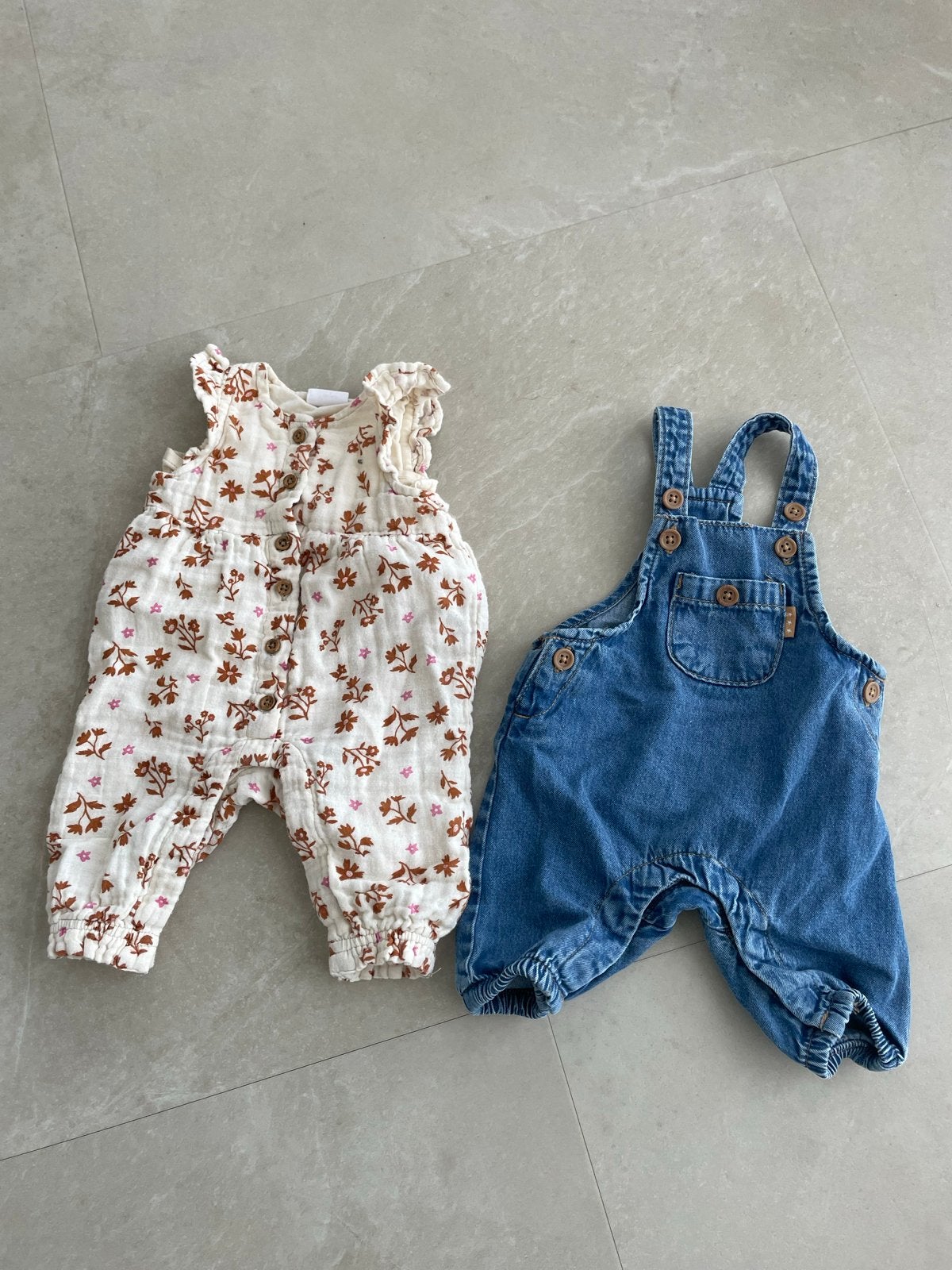 Babypakket 50/ 56: 6 broekjes, 2 rompertjes, 2 setjes, Ophalen of Verzenden, Zo goed als nieuw, Jongetje of Meisje