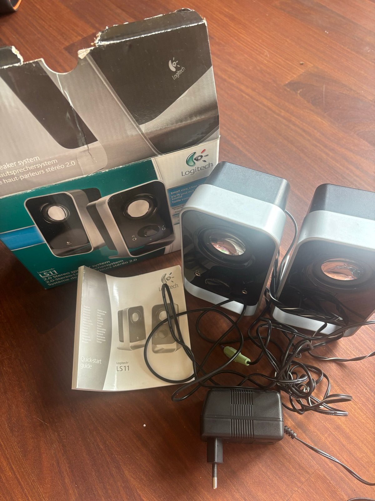 Logitech LS11 2.0 Stereo Speakerset - Zwart/Zilver, Audio, Tv en Foto, Stereo speakers, Gebruikt, Inclusief kabels, Logitech
