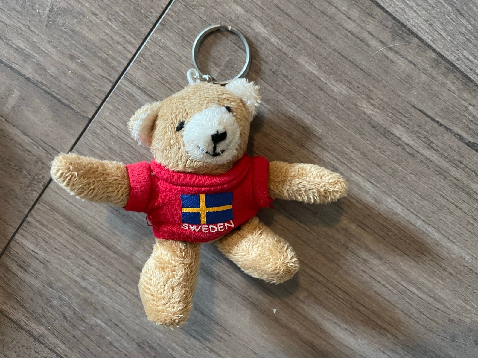 Sleutelhanger teddybeer Zweden, Ophalen of Verzenden, Gebruikt, Knuffel of Figuurtje