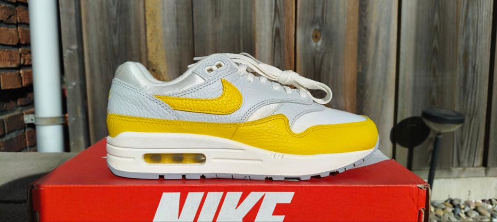 Nike Air Max 1 W ' Tour Yellow ' Sneakers - AM1, Geel, Nike, Nieuw, Ophalen of Verzenden