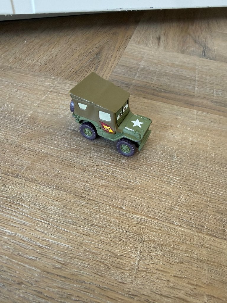 Heel goed Disney Cars Sarge WW2 Jeep auto 1:55 militair car, Ophalen of Verzenden, Zo goed als nieuw