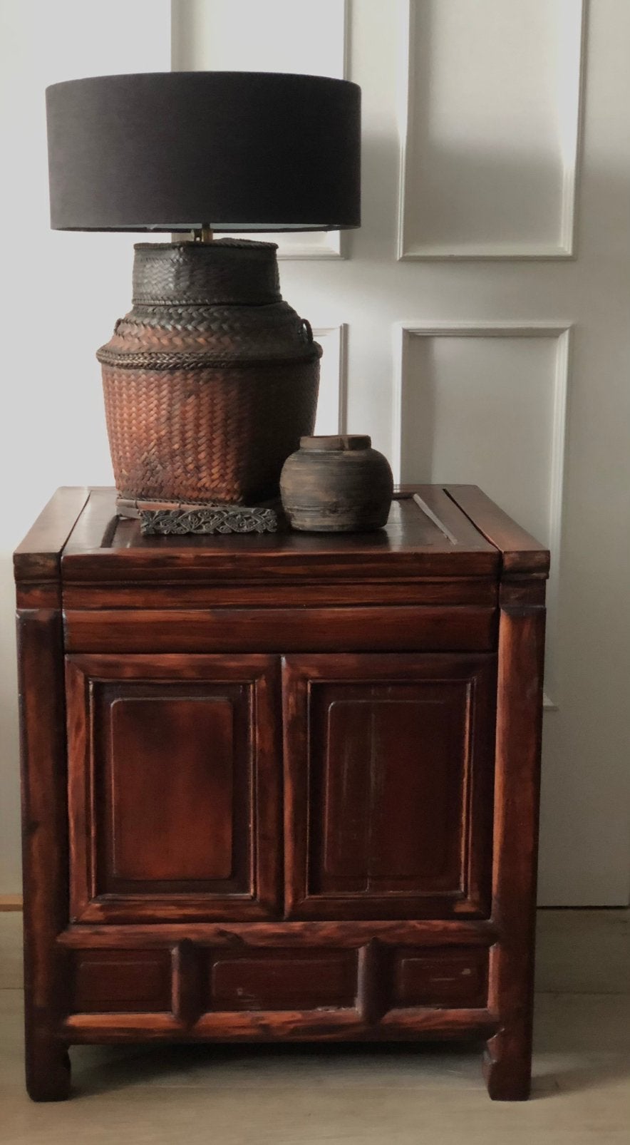 Chinese kist klepkast tafel oosters sober sleets imperfect, Ophalen, Zo goed als nieuw