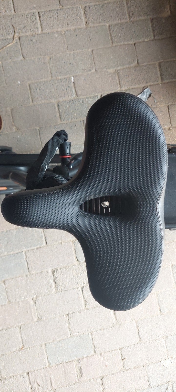 Comfortabel fietszadel met vering, Fietsen en Brommers, Ophalen, Elektrische fiets, Onbekend, Zadel