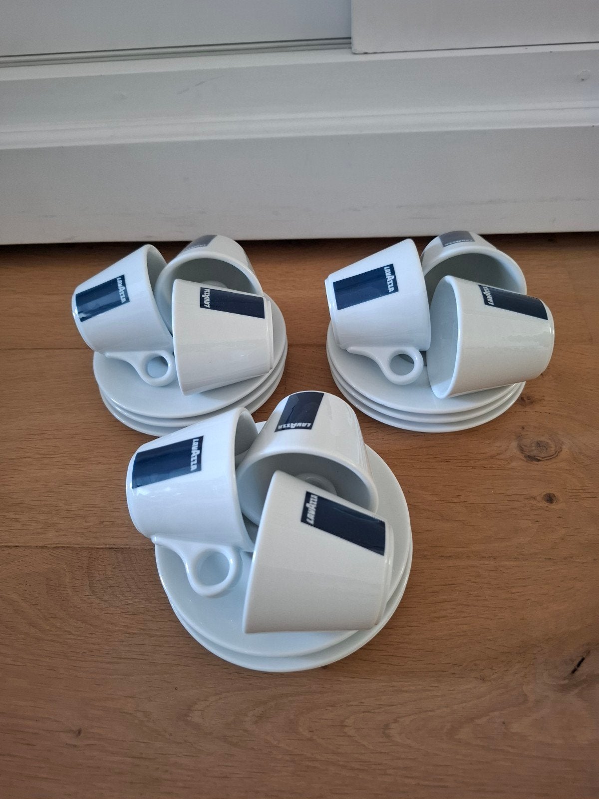 Nieuwe Lavazza espresso kopjes met schotels - 9 stuks, Ophalen, Overige merken, Nieuw, Kop(pen) en/of Schotel(s)