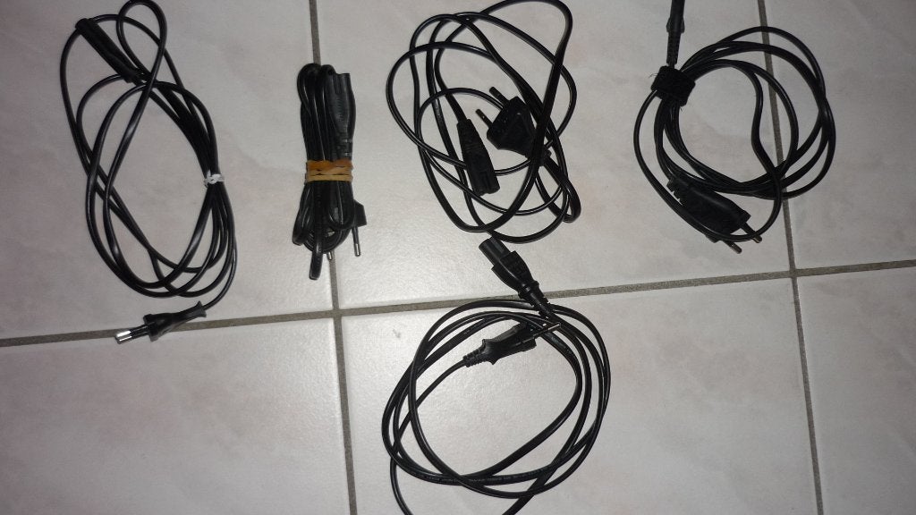 playstation stroomkabels 4 euro p.st., Spelcomputers en Games, Ophalen of Verzenden, Voeding, Oplader of Kabel, PlayStation 1