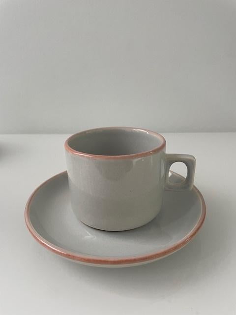4x Dutch design kop en schotels Driehoek Huizen, Huis en Inrichting, Keuken | Servies, Ophalen of Verzenden, Zo goed als nieuw