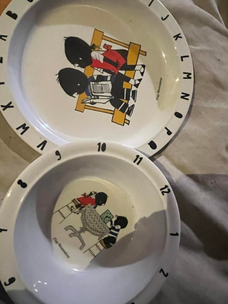 Kinder servies set: bord, kom en lunchbox met bestek, Huis en Inrichting, Keuken | Servies, Gebruikt, Overige typen, Overige stijlen