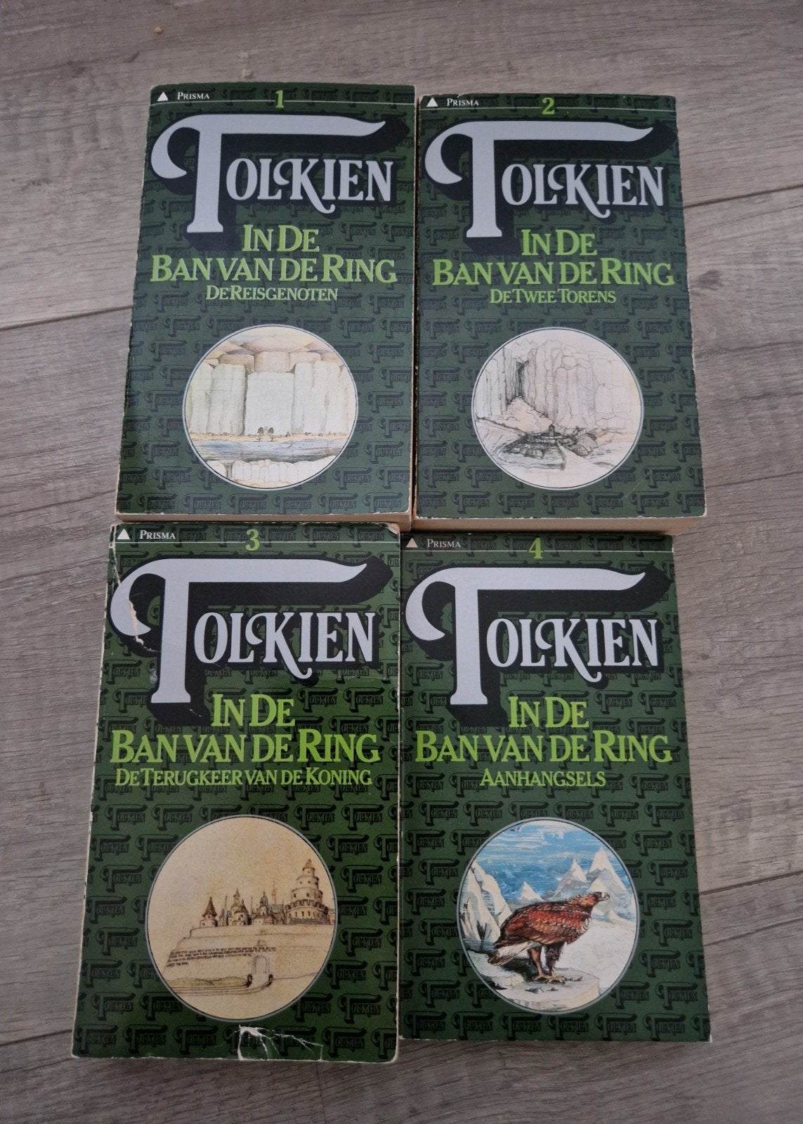Boeken j r r tolkien ban van de ring Aanhangsels prisma 4, Boeken, Ophalen of Verzenden, Zo goed als nieuw