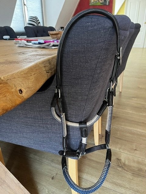 Te koop: touwhalster met leer Full, Dieren en Toebehoren, Bruin, Ophalen of Verzenden, Zo goed als nieuw, Halster