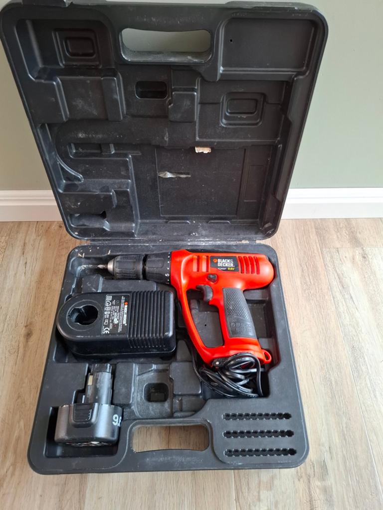 Black & Decker Accu Schroef/Boormachine met Koffer, Doe-het-zelf en Verbouw, Gereedschap | Boormachines, Gebruikt, Variabele snelheid