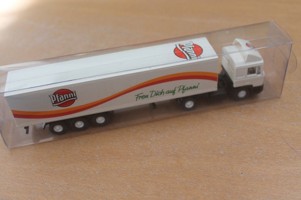 Wiking Man 19.362 FS met kofferoplegger, Ophalen of Verzenden, Zo goed als nieuw, Bus of Vrachtwagen, Wiking