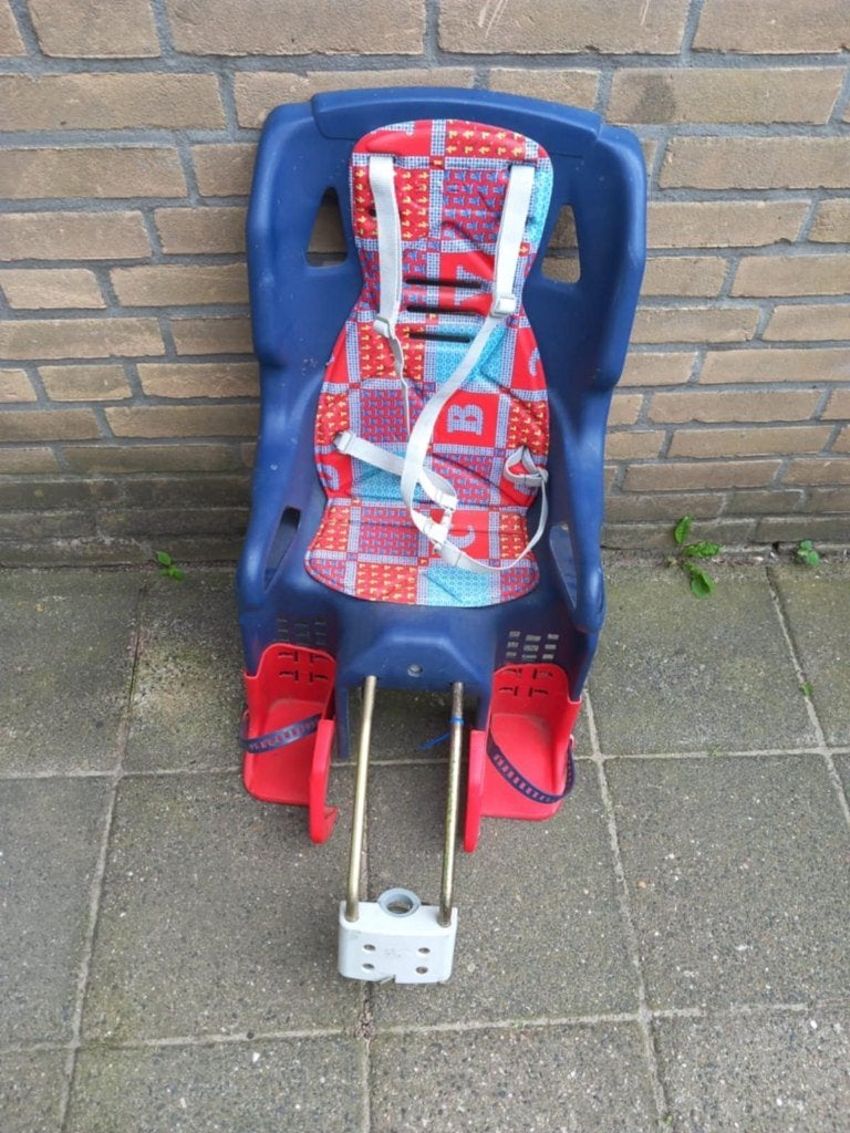 Te koop: OK kinderfietsstoel achterop met voetsteunen, Fietsen en Brommers, Fietsaccessoires | Fietsstoeltjes, Ophalen, Achterzitje