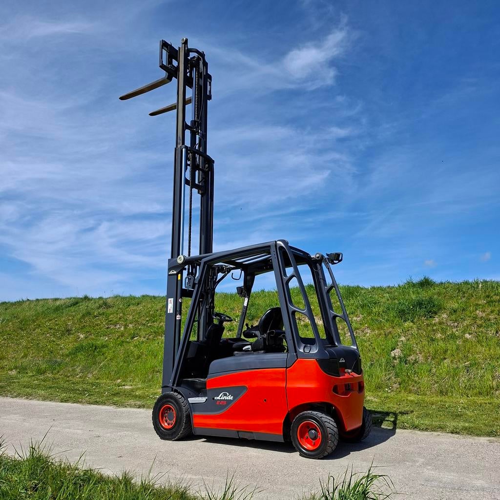 Te koop:Zeer nette Linde E25 elektrische heftruck triplomast, Linde Toyota Hyster Komatsu Nissan jungheinrich Still Crown, Heftruck