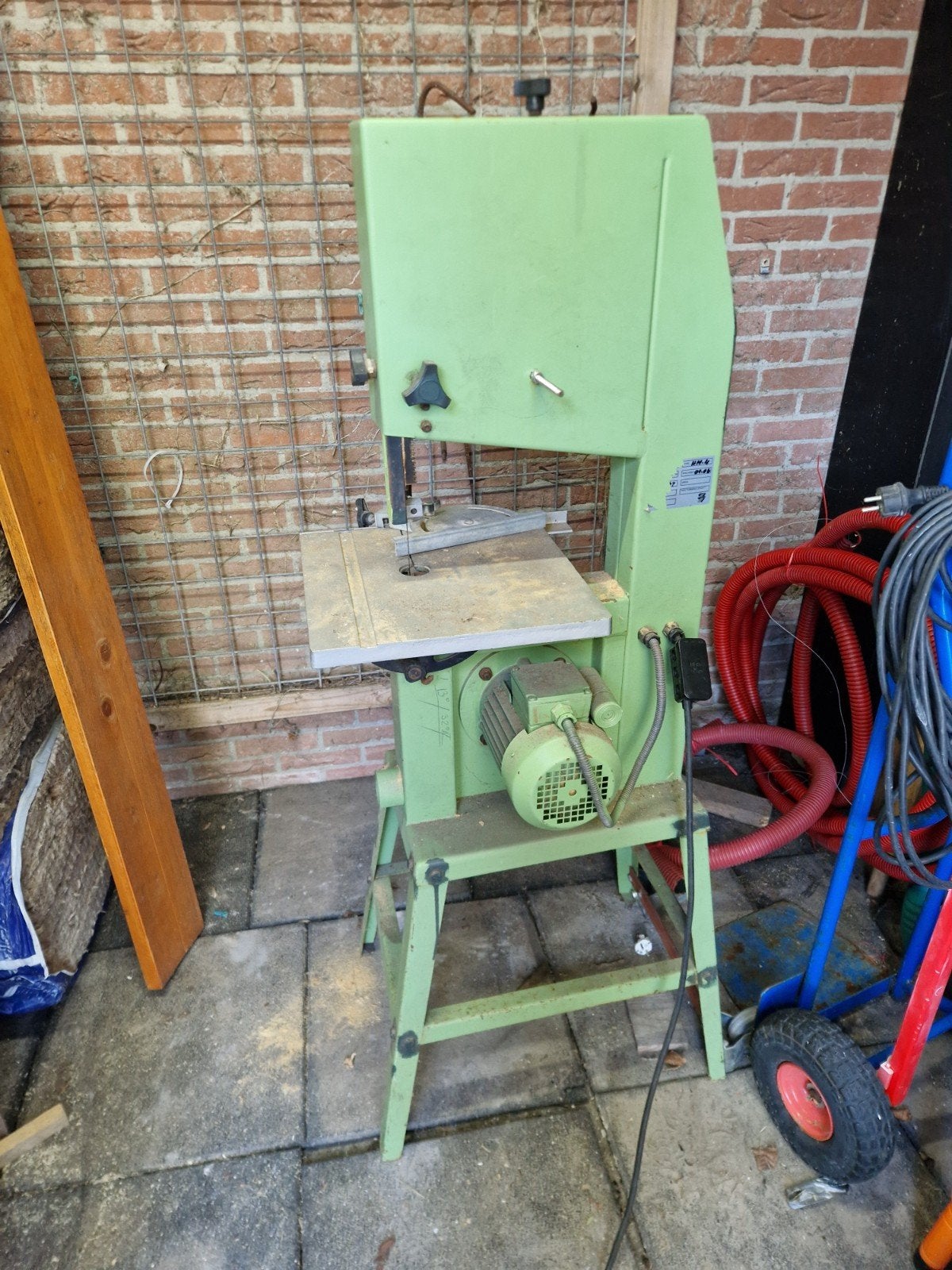 Robuuste lintzaagmachine HM-4 voor houtbewerking, Doe-het-zelf en Verbouw, Ophalen, Gebruikt, 70 mm of meer, 600 tot 1200 watt